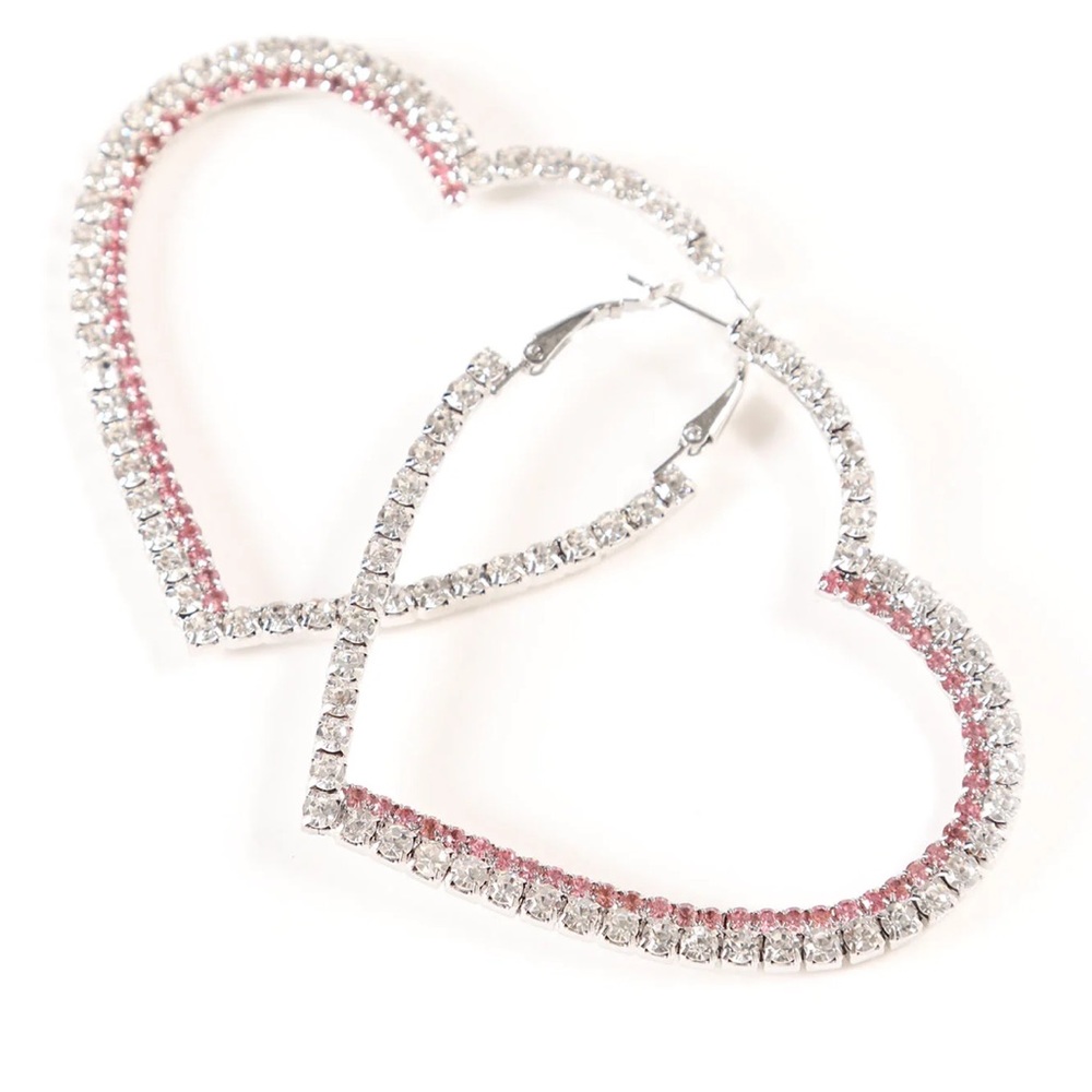 Falling in love hoop earrings 🩷